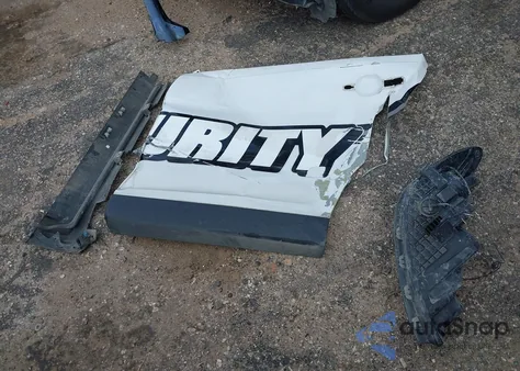 2017 Ford Police Interceptor z USA, uszkodzony, nr VIN 1FAHP2L80HG144703